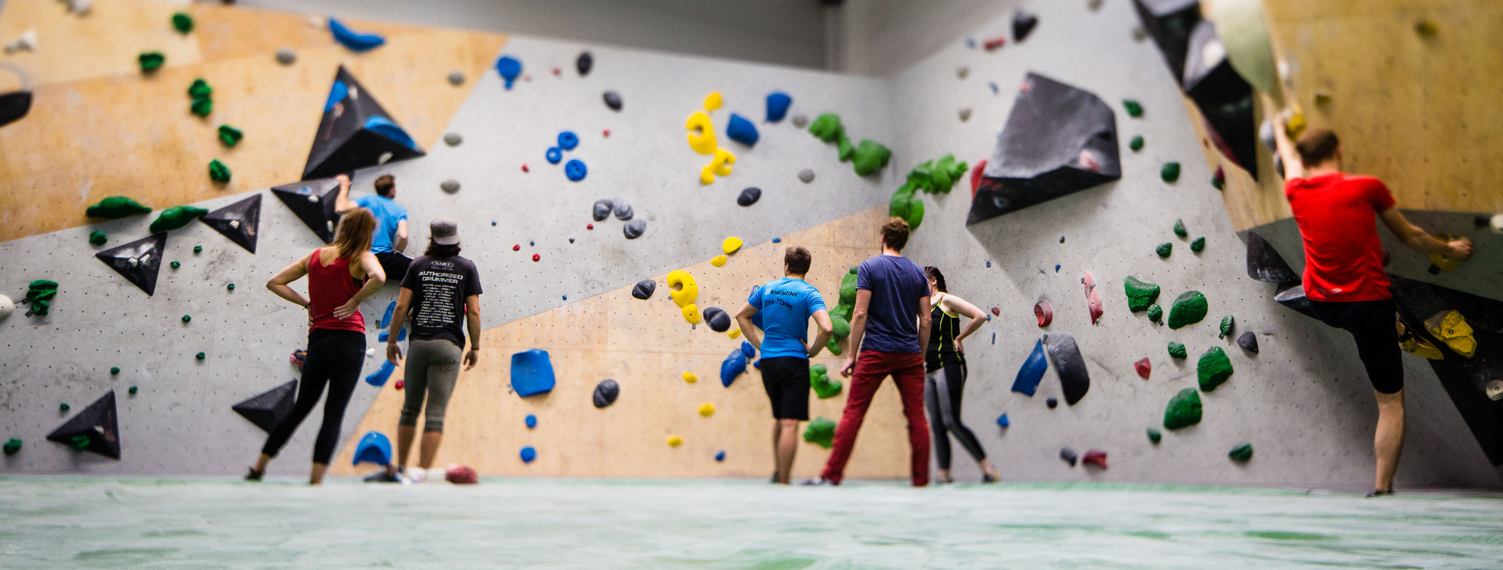 Boulderhalle Düsseldorf Bouldern = Klettern bis 4,5m SUPERBLOCK
