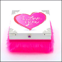 Personalisierte Geschenkbox zum Valentinstag, zur Verlobung, für die Liebe - Love & Valentine