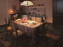 Salle à manger de l’Annexe, où elle a vécu caché pendant plusieurs années avec sa famille.