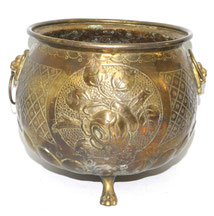 Jugendstil Übertopf Messing getrieben, Rosen und Löwenköpfe H.20,5 D.26,0 cm, € 105,00