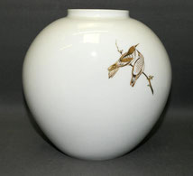 KPM Berlin Porzellan Vase weiß "Herzform" Trude Petri Vogelmotiv gold H. 19,0 cm, € 120,00