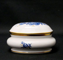 Meissen Porzellan Ovale Deckel-Dose, Aquatinta Goldrsnd, 12 x 9,2 cm, 2. Wahl, € 110,00