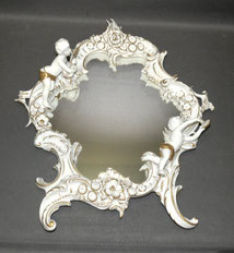 Schierholz´sche Porzellanmanufaktur Wandspiegel Engel Weiß-Gold 44,5 x 37 cm, € 400,00