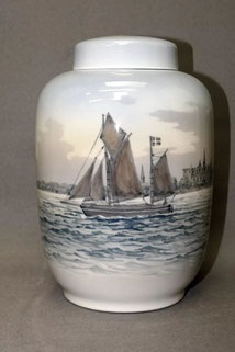 Royal Copenhagen Vase mit Deckel Nr 2562-222 Küste vor Kronenborg H. 24,0 cm, € 280,00