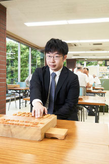 プロ棋士 谷合廣紀 ４段