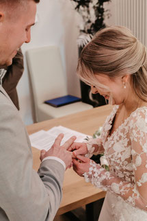 Ringtausch standesamtliche Trauung Germersheim Hochzeitsfotografie Südpfalz