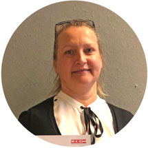 Ewa Reidinger mit Lehrabschlusszeugnis, dankbar für die Ausbildungs-Chance