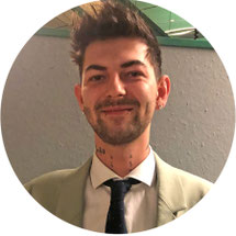 Jonathan Lahner nach erfolgreichem Abschluss der Einzelhandelsausbildung