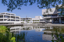 Die Universität Regensburg von außen