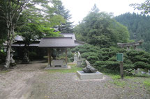 朝の境内