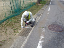 設計現場　測量写真　道路改良のための測量