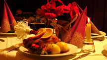 1/4 Weihnachtsgans mit 2 Klößen, Soße und Rotkohl  14,80 € Guten Appetit