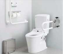 トイレ用のL型手すりと可動タイプの手すり