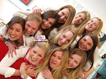 JGA Junggesellinnenabschied Bonn tagsüber Gruppenfotoshooting