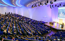 Kongress oder Konferenz im Saal eines Kongresszentrum 