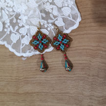 Boucles d'oreille pour femme avec perles turquoise et corail