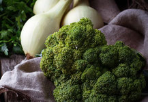 Brokkoli und Gemüse zur Unterstützung der Behandlung von Helicobacter pylori