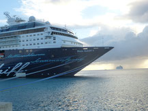 MeinSchiff 1 im Hafen von Bonaire