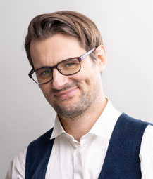 Martin Hulan-Gitarre, Gesang