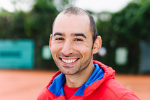 Dobromir Shatov ist Tennislehrer in Magdeburg, Experte im Sportmentaltraining und bietet Tennisschläger-Besaitungsservice in Magdeburg und Helmstedt an.