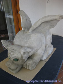 Gartendeko Betonfigur selbst machen Gargoyle