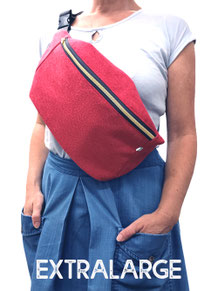 Cross Body Bag XL aus Polsterstoff pink