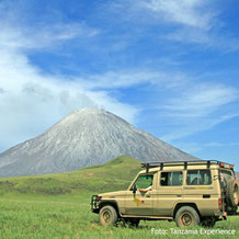 Der Kilimanjaro in Tanzania mit dem Geländewagen