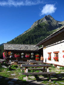 La terrasse du refuge Alpenzu Grande