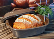 Dinkel-Roggen-Kruste im Ofenmeister von Pampered Chef Stoneware Teigunterlage Edelstahl-Rührschüssel