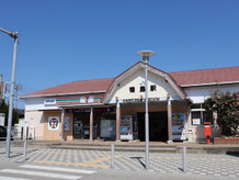 マンサード型の庇の鴨島