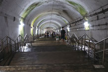 登ってきた道を振り返る