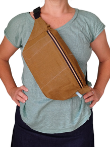 Bauchtasche used look aus Upcycling Plane ocker