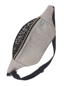 Bauchtasche aus Wollstoff natur mit Leo Innenfutter