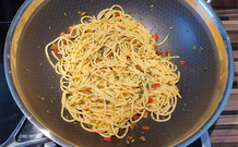 Spaghetti aglio e olio Edelstahl-Antihaftpfanne Wok Pampered Chef Nixe Mix`n Scraper Schaber