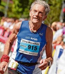 Der Erndtebrücker Werner Stöcker holte sich in Frankfurt den DM-Titel in der Altersklasse M 75. (SZ-Foto: Archiv)