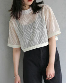 リーフ柄シアーショートトップス  フォーユー価格　2,980円(税込)