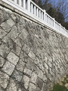 間知石 けんちいし について 石材 荒谷商店 ホームページ