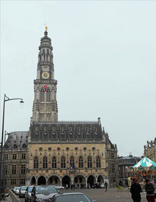 L'Hôtel de ville d'Arras et le beffroi / Photo LA