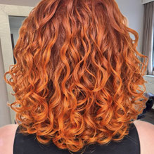 Locken Haarschnitt beim Locken Spezialist Coiffeur styl Aarau