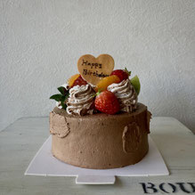 富士宮市のケーキカフェcafe verbのショコラバースデーホールケーキ