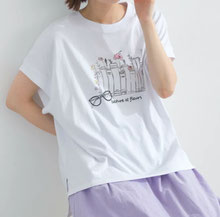 本と花プリント ロゴ刺繍Tシャツ SALE 1,880円(税込) 