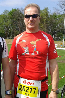 Jörg mit dem Finisher-Shirt aus dem Jahr 2013.