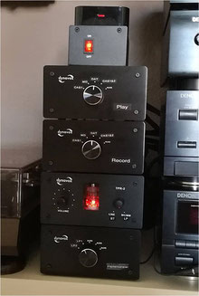 Röhrenvorverstärker DYNAVOX TPR-2 mit separatem Netzteil und 3x Umschalter DYNAVOX AUX-S 