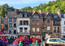 Prestige International Normandie articles de Presse Tourisme vacances Pont-Audemer Honfleur Deauville week-end 
