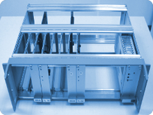 Unverkabeltes 19-Zoll-Rack, bereit zur Baugruppenintegration