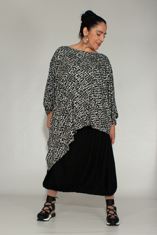 Asymmetrisches gepunktetes Shirt