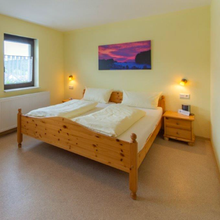 Doppelzimmer im Gasthof "Zum Hohen Lohr" in Battenhausen im Naturpark Kellerwald-Edersee in der nordhessischen Grimmheimat