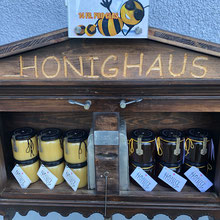 Honighaus Automat Imkerei im Holz Safenwil Schweizer Blüten und Waldhonig