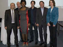 v.l.: Jürgen Mehnert (Handelskammer), Till Kobusch (ASM e.V.), Yolander James (Mode-Designerin), Rainer Kopitzki und Manfred W. Schoppe (mehrWEB.net), Petra Ehrhardt (UoG e.V.); Gründerforum 2013 