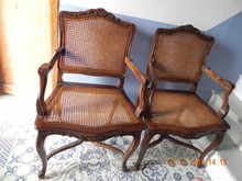 Paire de fauteuils cannés style Louis XV